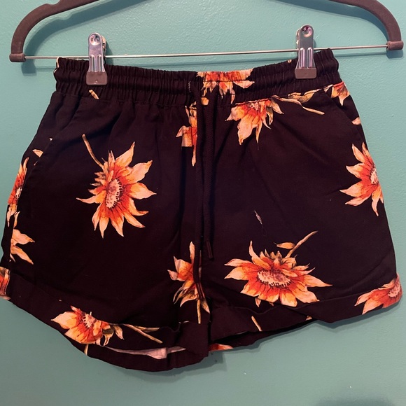 Forever 21 Pants - Sunflower denim drawstring shorts🌻